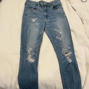Distressed skinny jeans